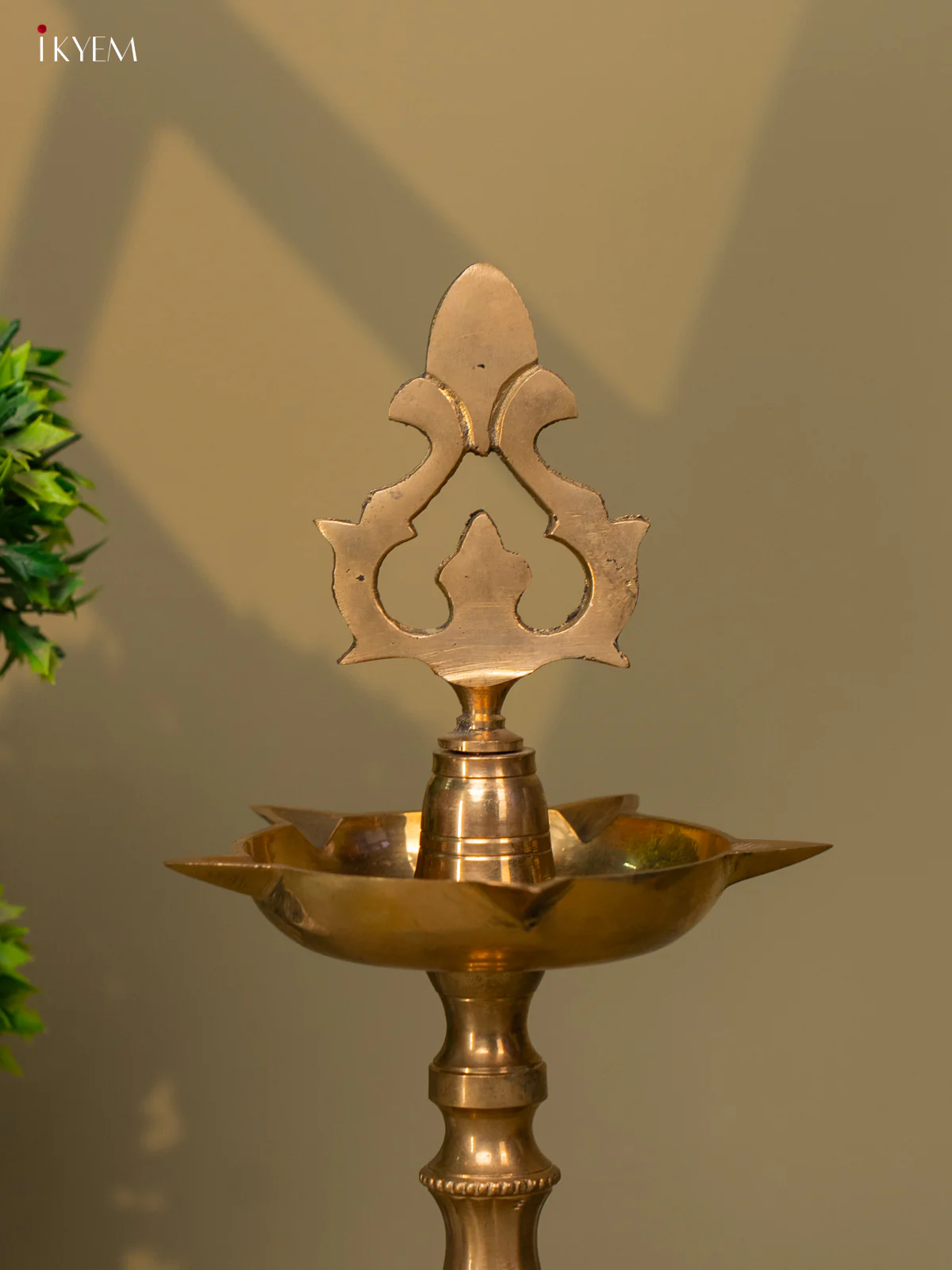 Brass Vel Kuthu Velakku - 13.5 Inch- 3E31137 - Image 3