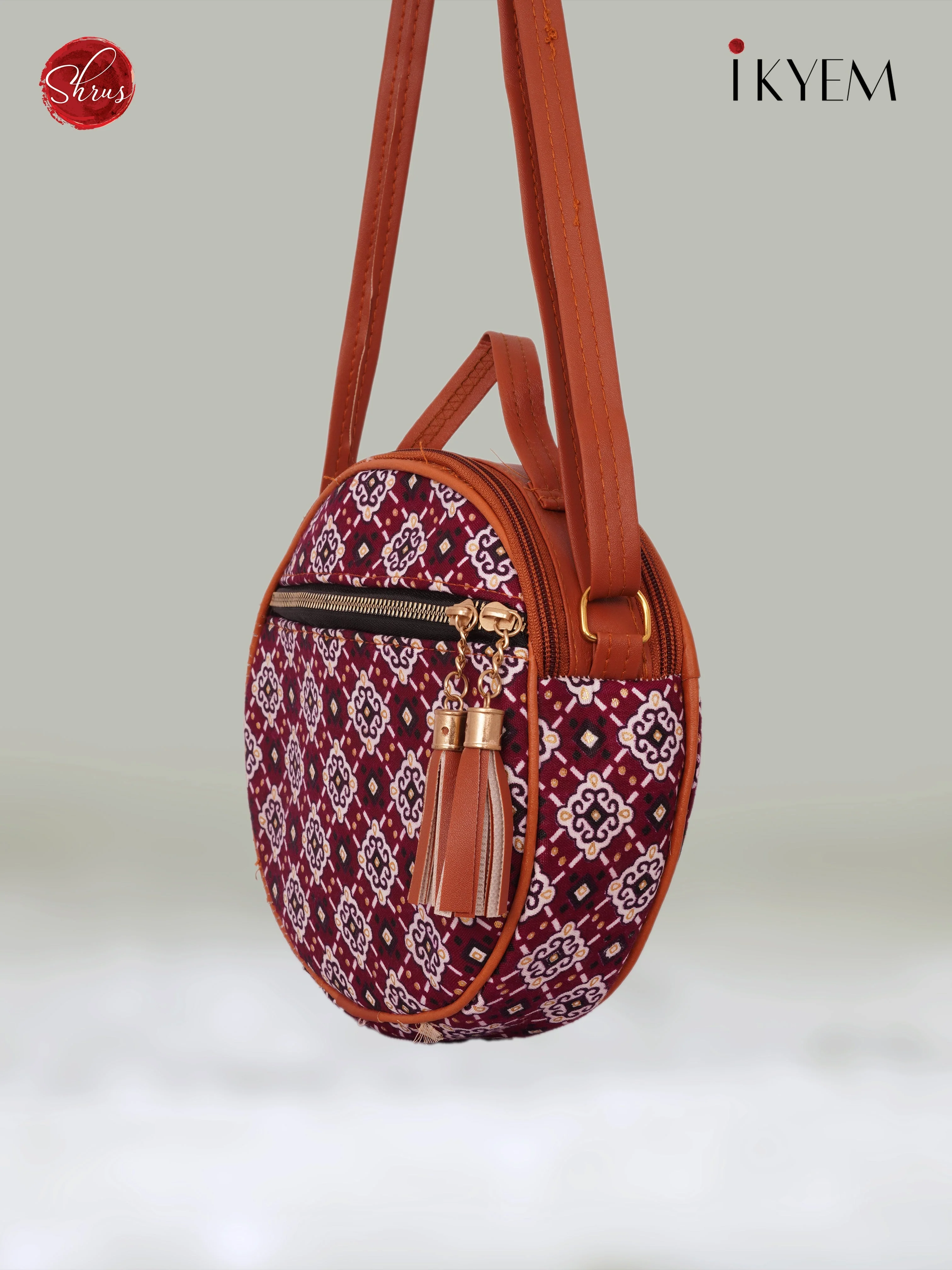 Printed Sling Bag - 3J21030 - Image 2