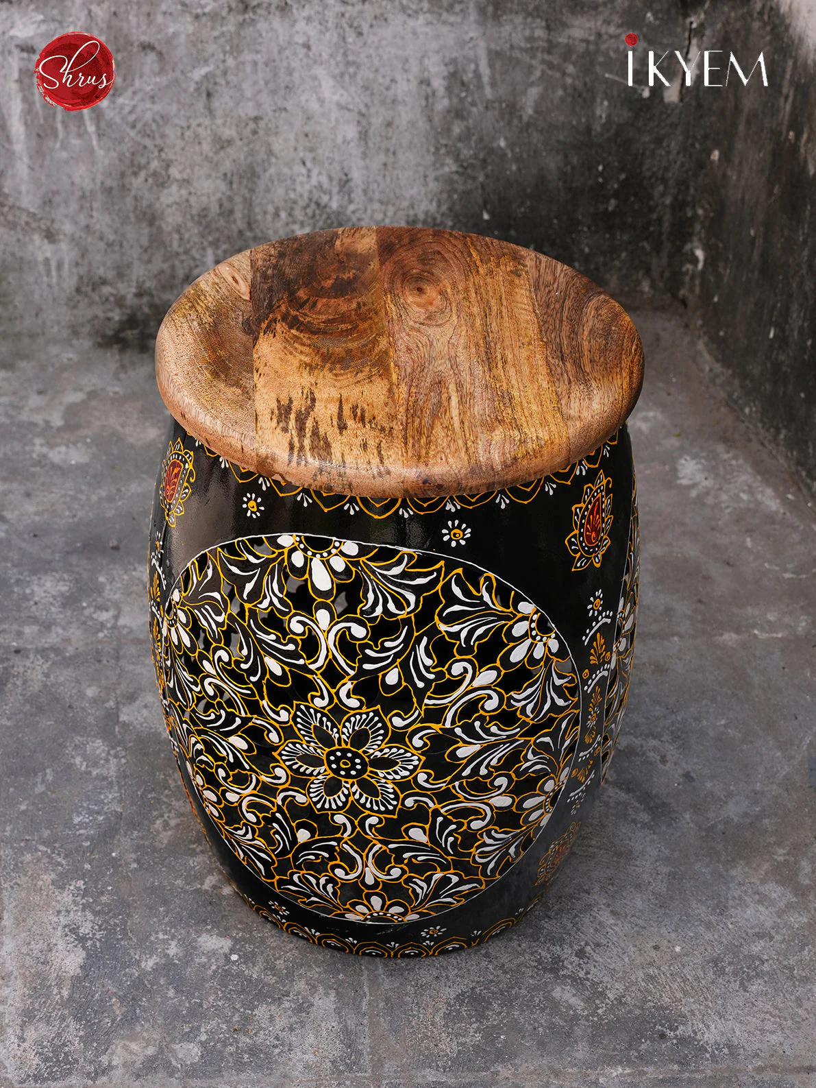 Wooden drum centre table and chair - Image 4