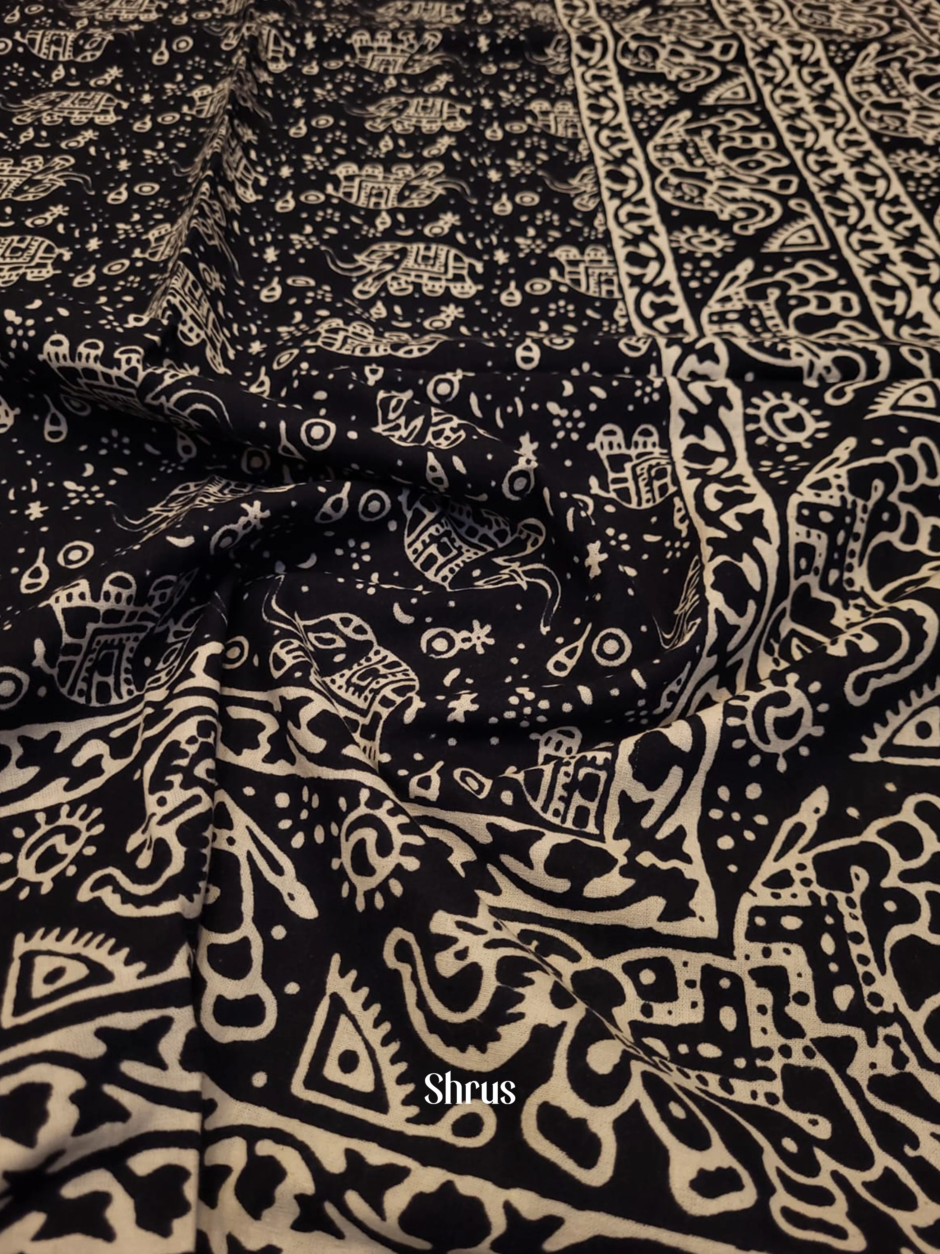 Black & Cream  - Bed Spreads
