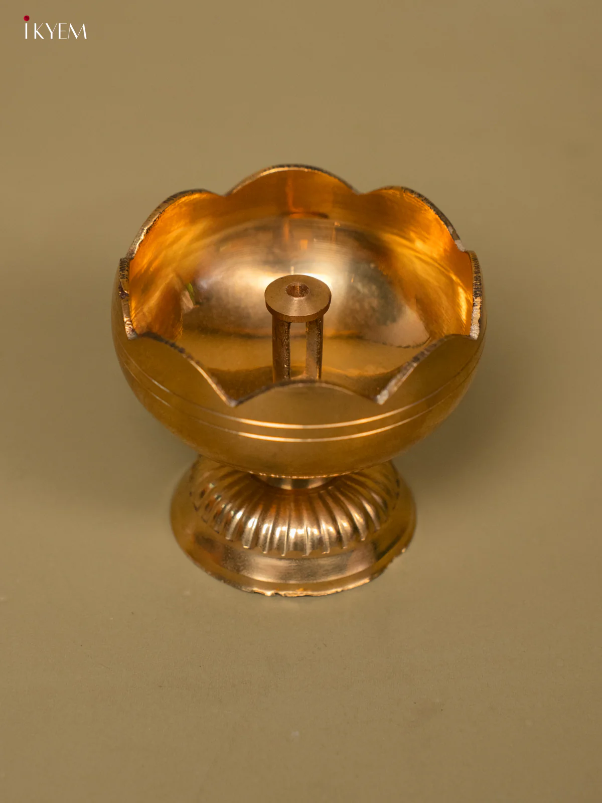 Brass Lotus Vilakku  - 4FJ14012 - Image 2