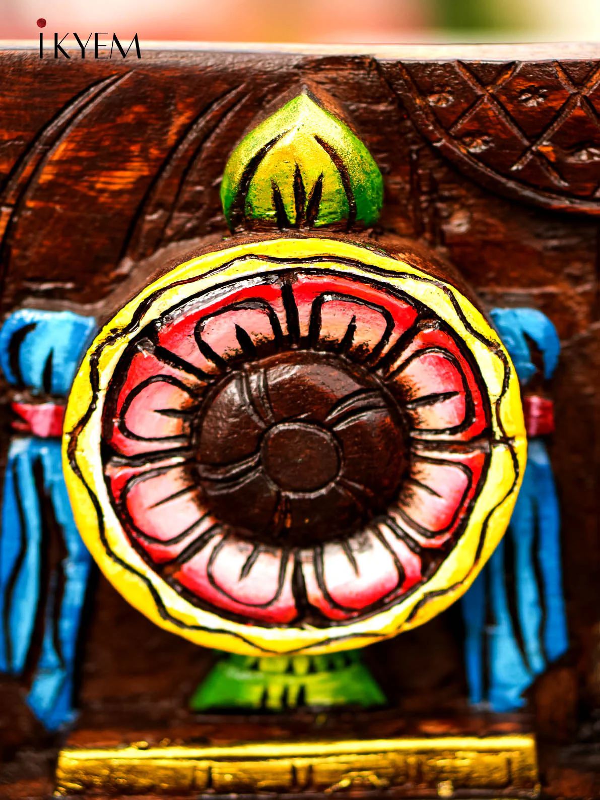Wooden Hand Painted Carved Venkatachalapathy Perumal Panel - 4GJ09026 - Image 4