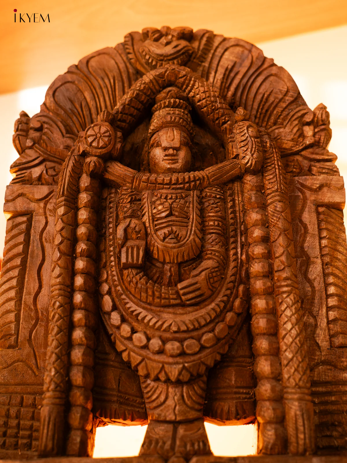 Wooden Hand Carved Tirupathi Balaji - 4GJ09041 - Image 5