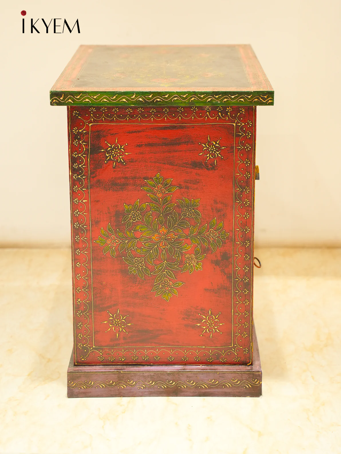 Wooden handcrafted side/centre table - Image 3