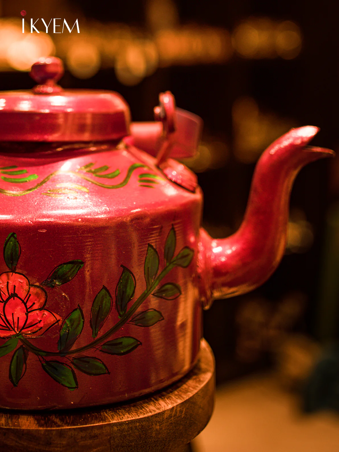 HAND PAINTED KETTLE - METAL - Image 2