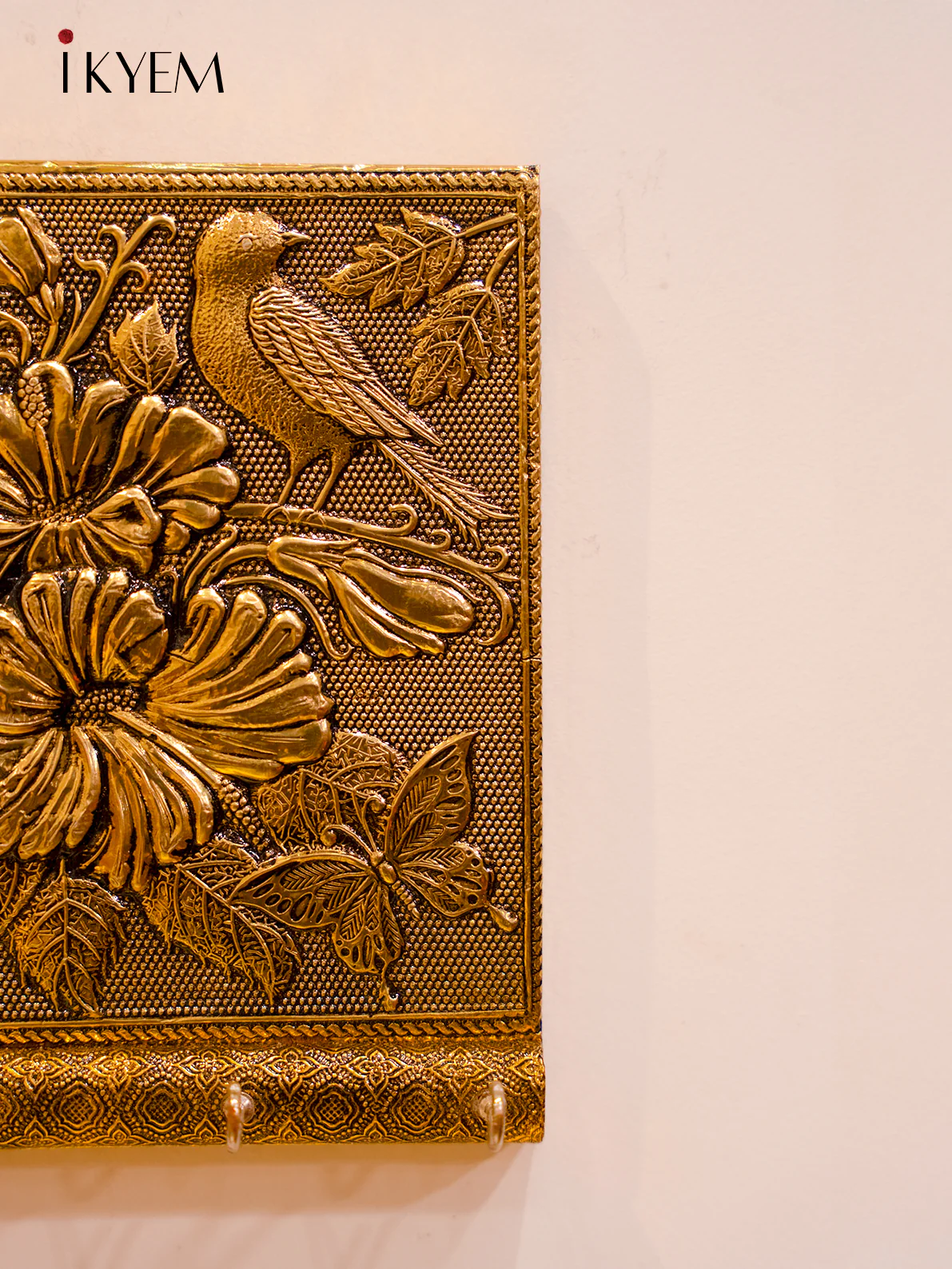 Key Holder With Floral Motif - Image 2