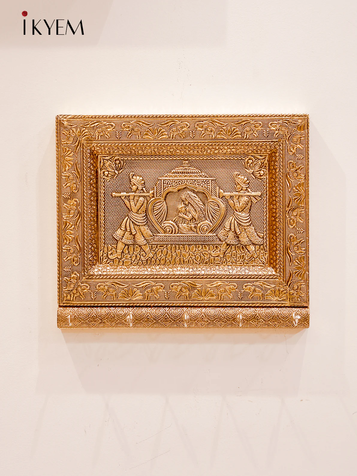 Key Holder With Royal Procession Motif