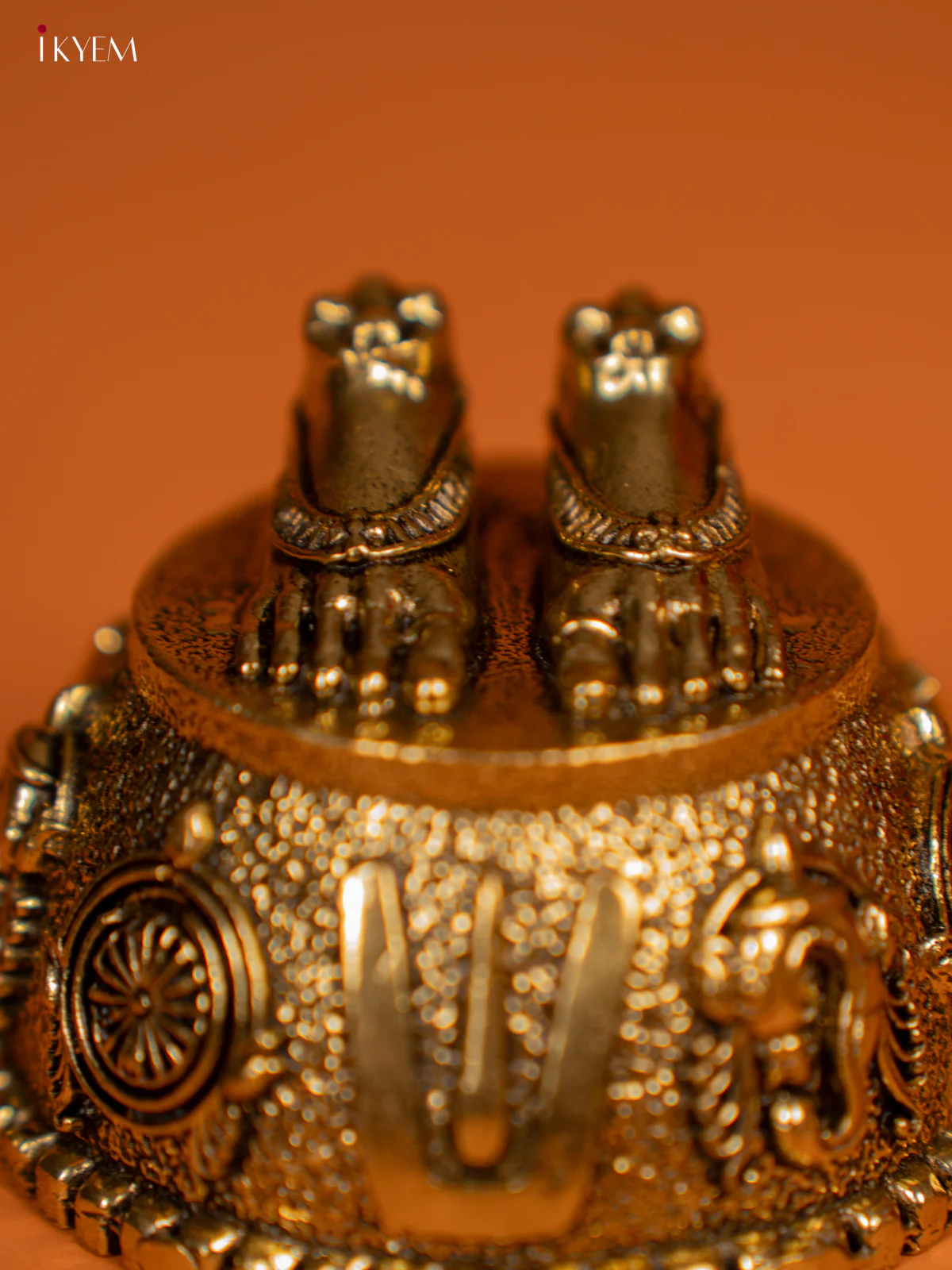 Brass Perumal Padam - 2 Inch - KF27113 - Image 3