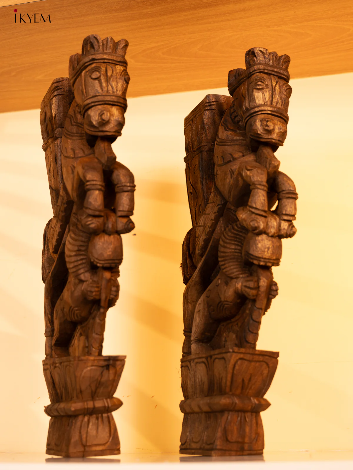 Antique Hand-Carved Horse Wooden Wall Bracket - KL05120 - Image 4
