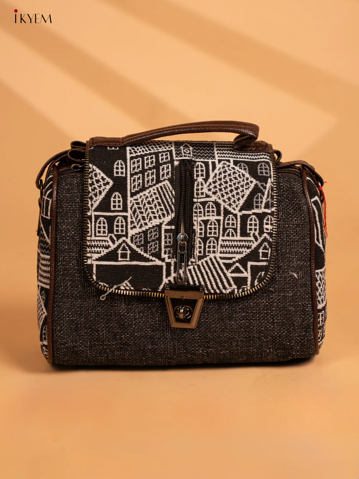 Sling Bag with Printed Gusset & Flap - Black - KA18113