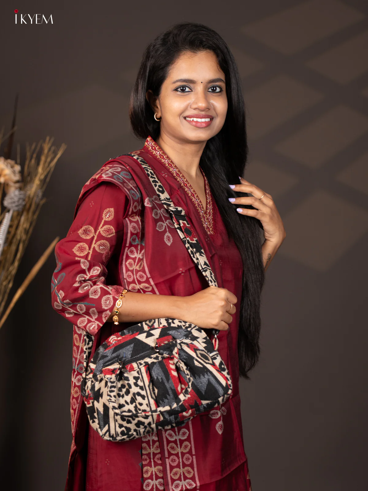 Printed Crushed Jute Sling Bag - Brown - KA18126
