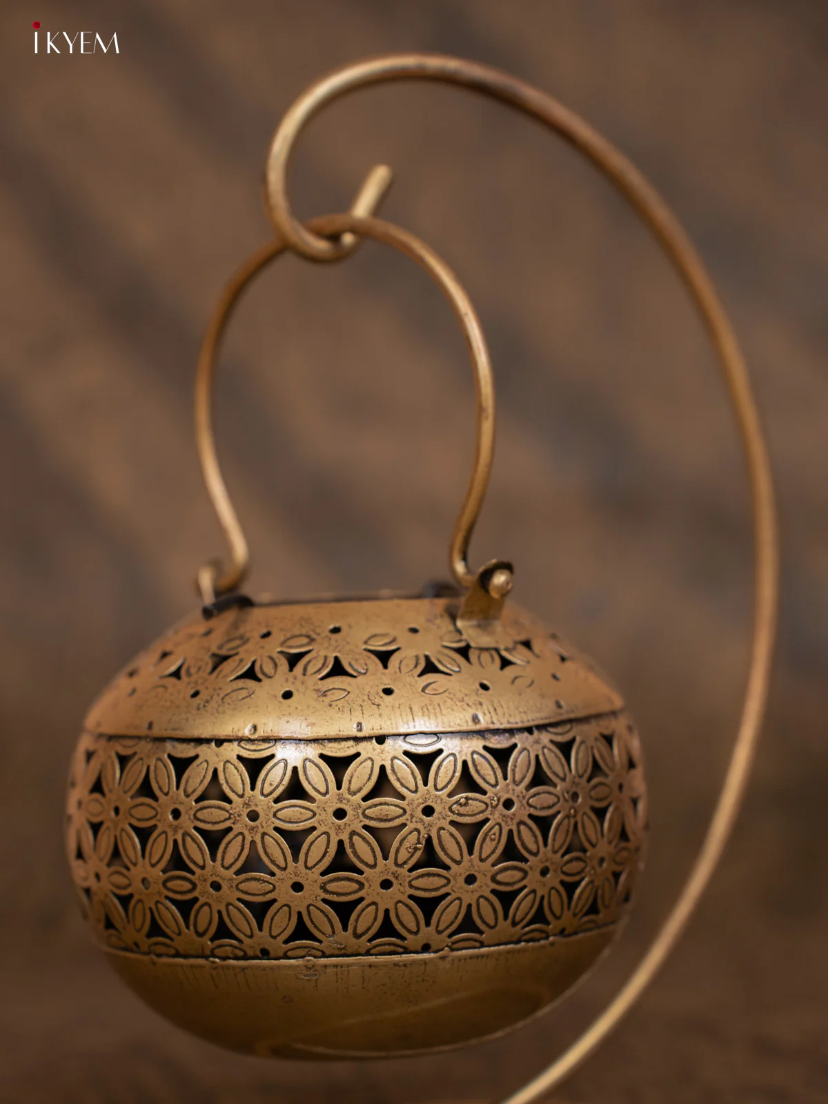 Iron T-light in Jhaali Pattern with Stand - Small - 10 Inch- KB01112 - Image 3