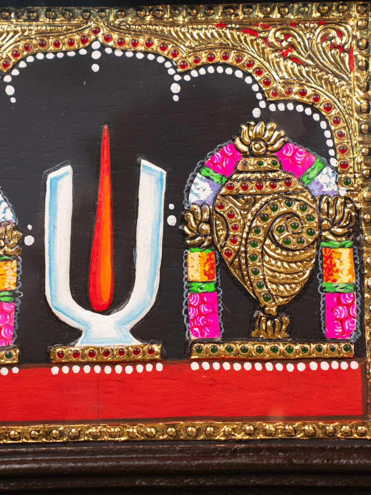 Shanku chakra Namam - Tanjore Painting (13x11) - KB01152 - Image 4