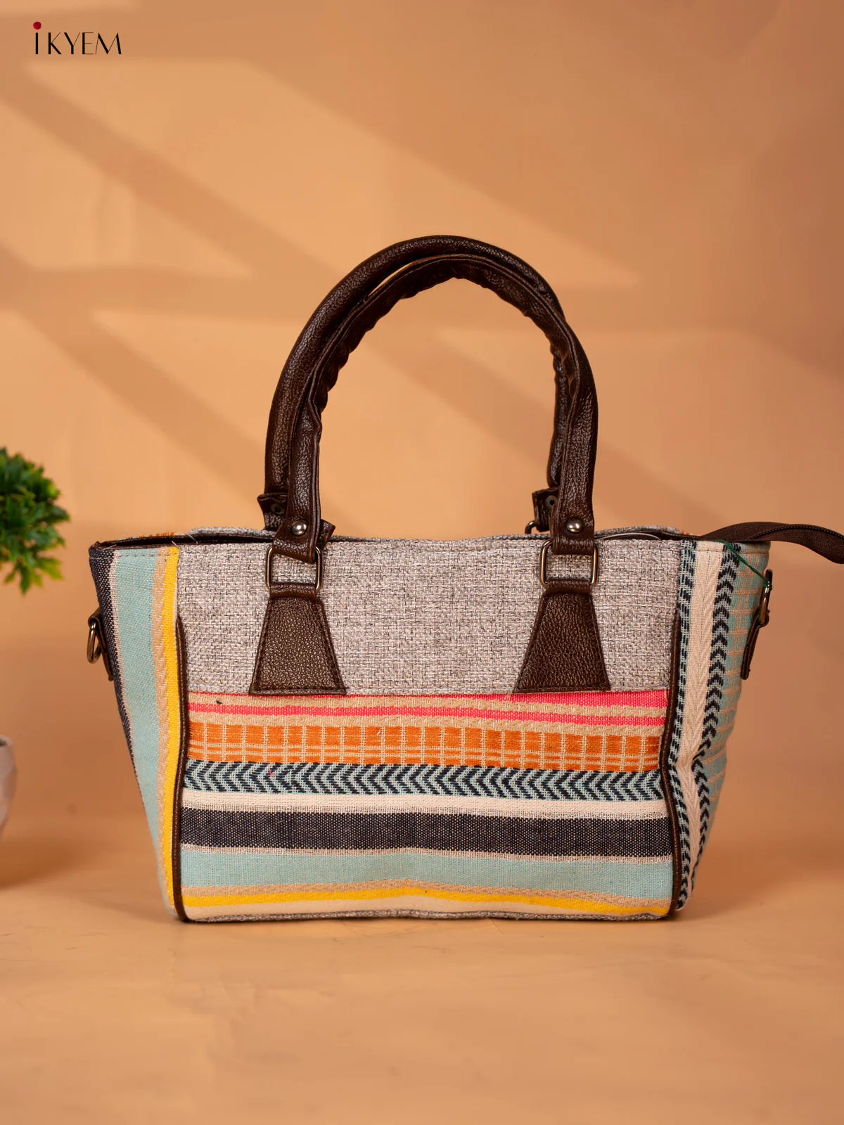 Jacquard Handbag with Leather sling - Grey - KB22111 - Image 2