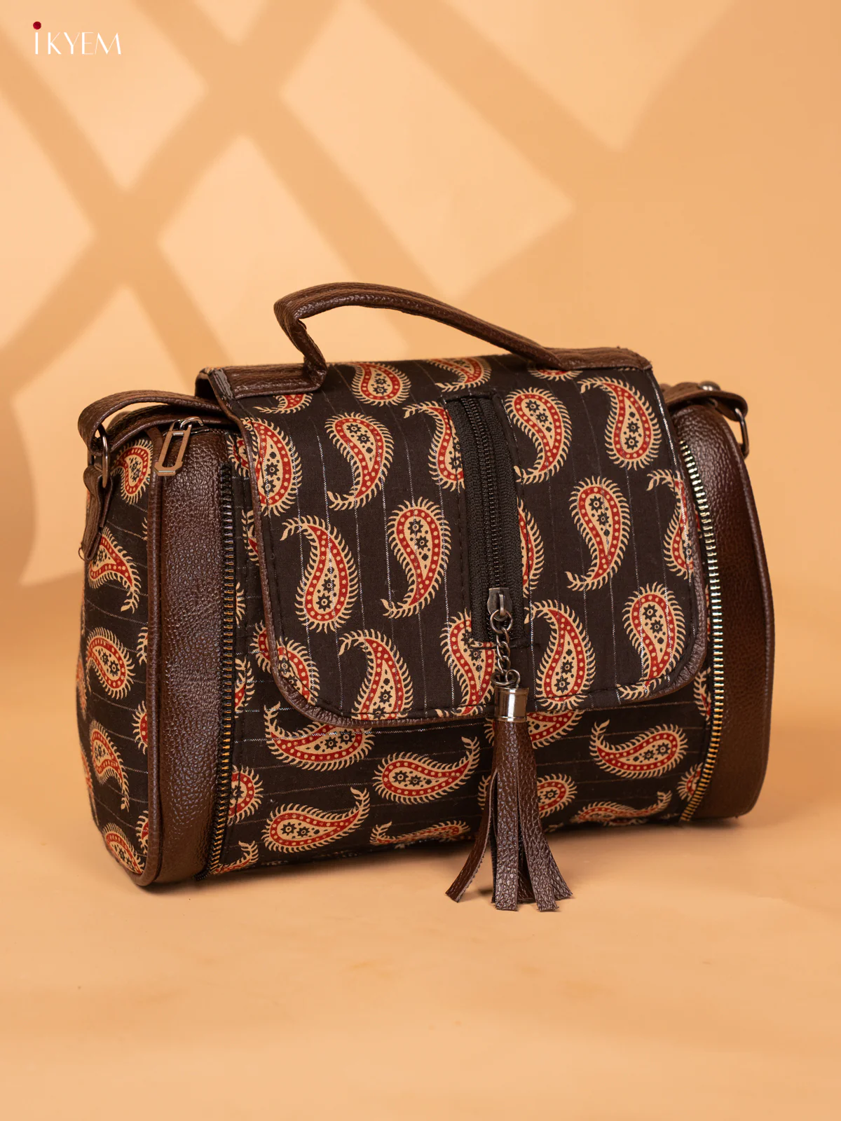 Printed Sling Bag - Paisley Black - KB22129 - Image 3