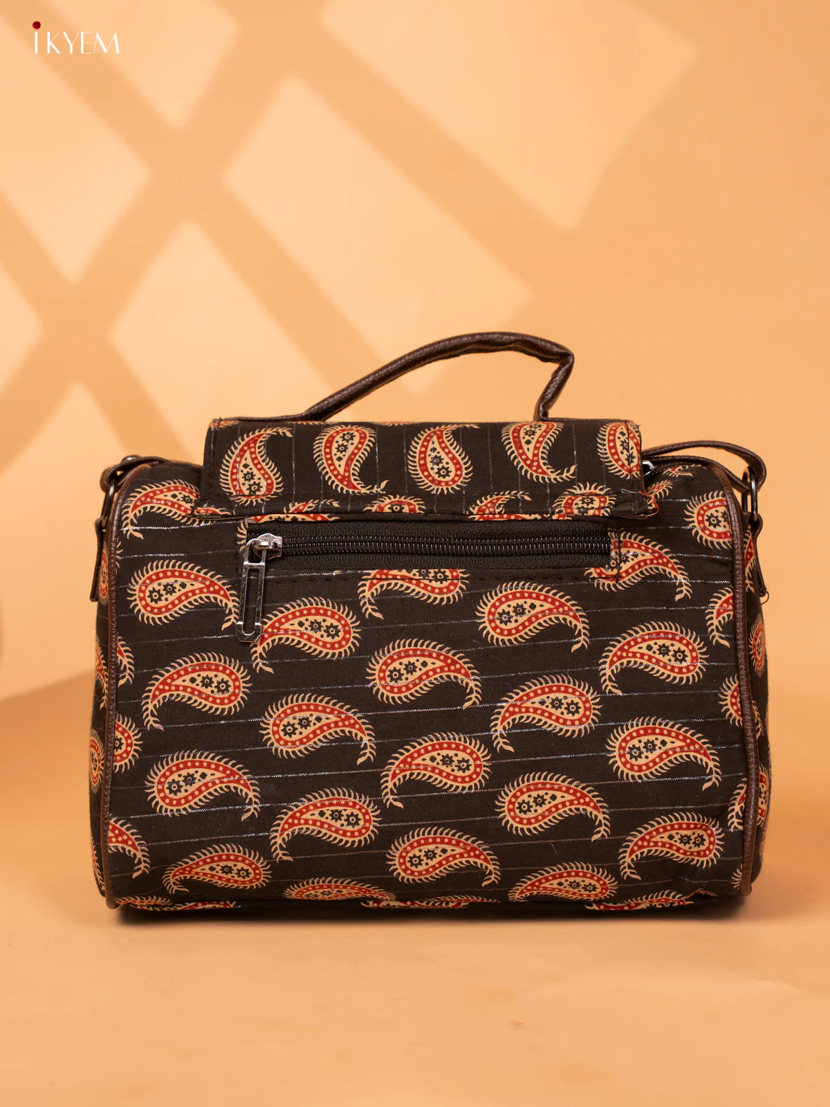 Printed Sling Bag - Paisley Black - KB22129 - Image 4