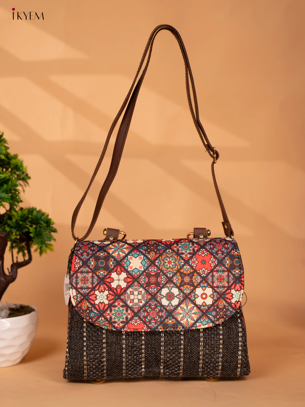 Jacquard Single hand  Metal Handle Sling Bag - Black - KB22147 - Image 6