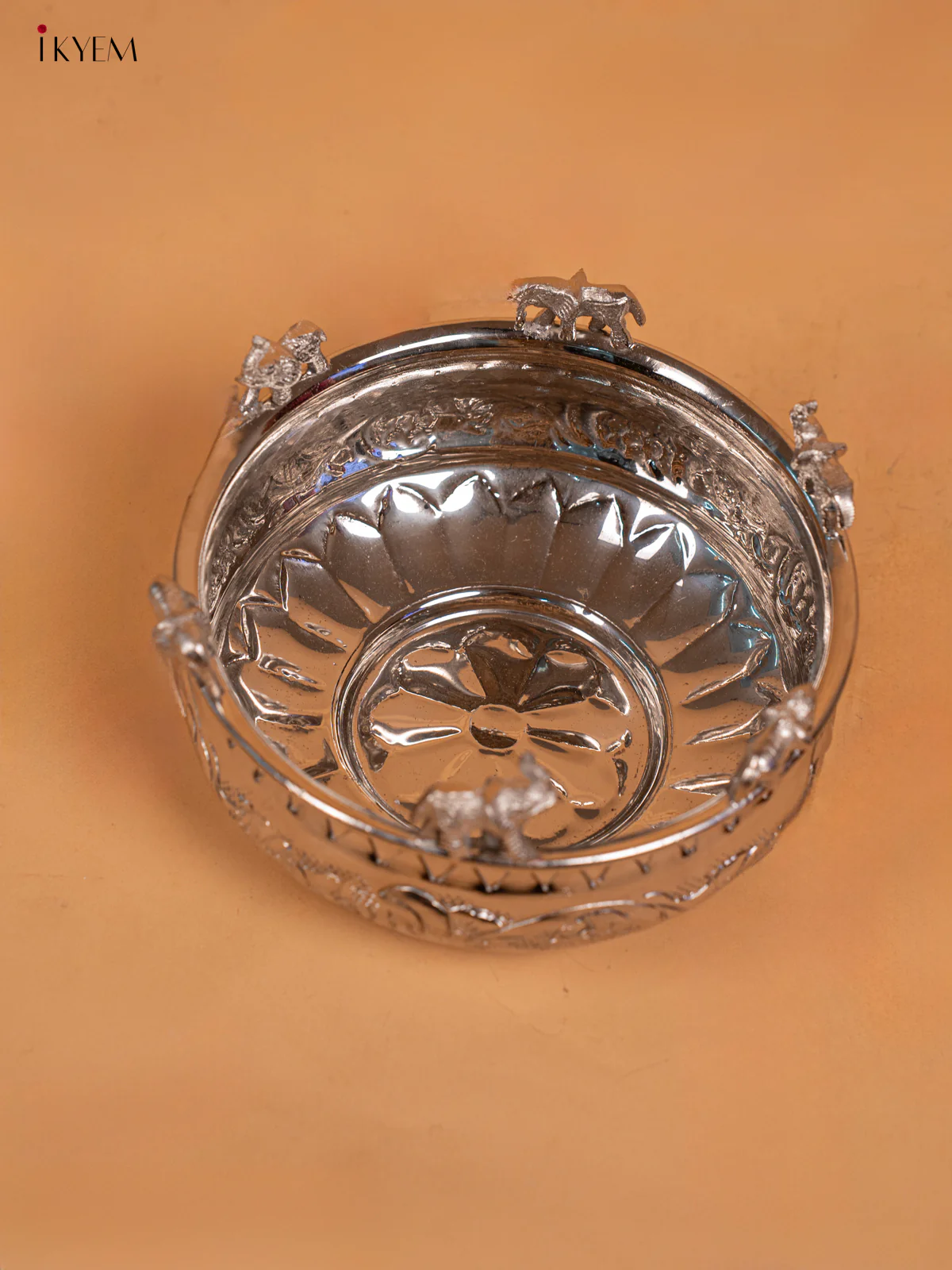Metal Silver coating Elephant Urli (8×8) - KC14112 - Image 3