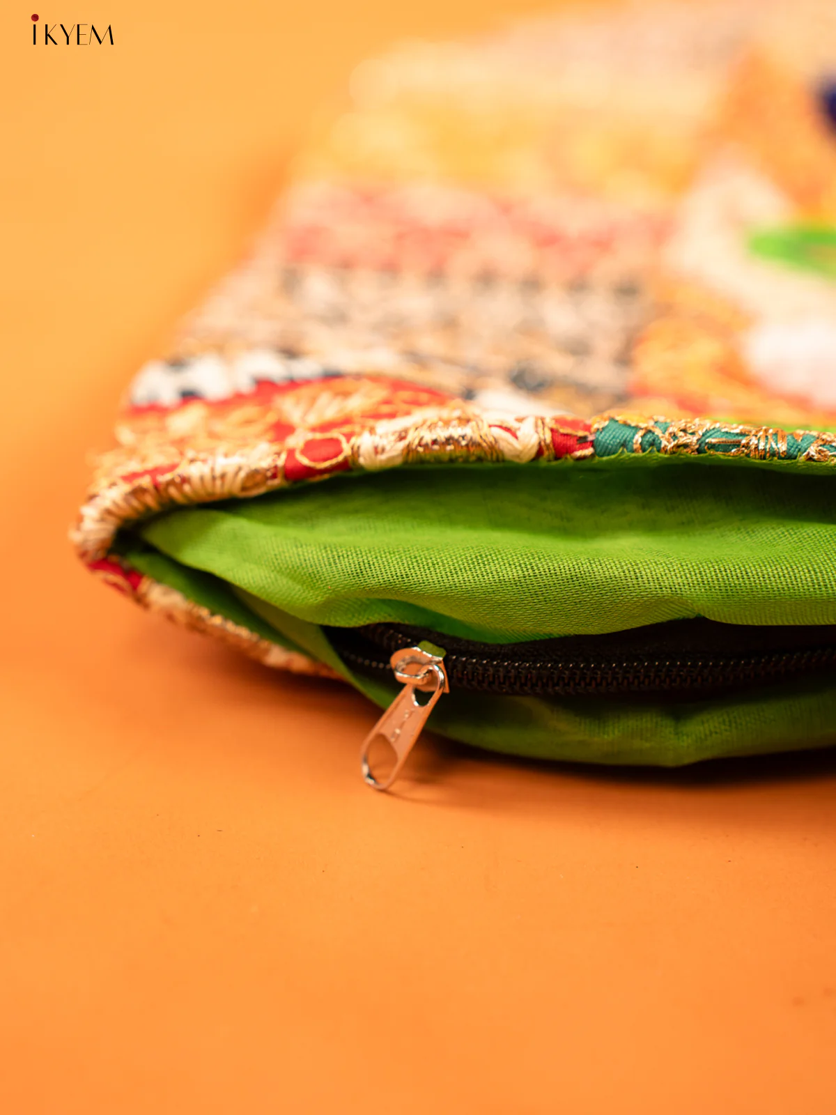 Multicolor Messenger Bag - KD26135 - Image 3