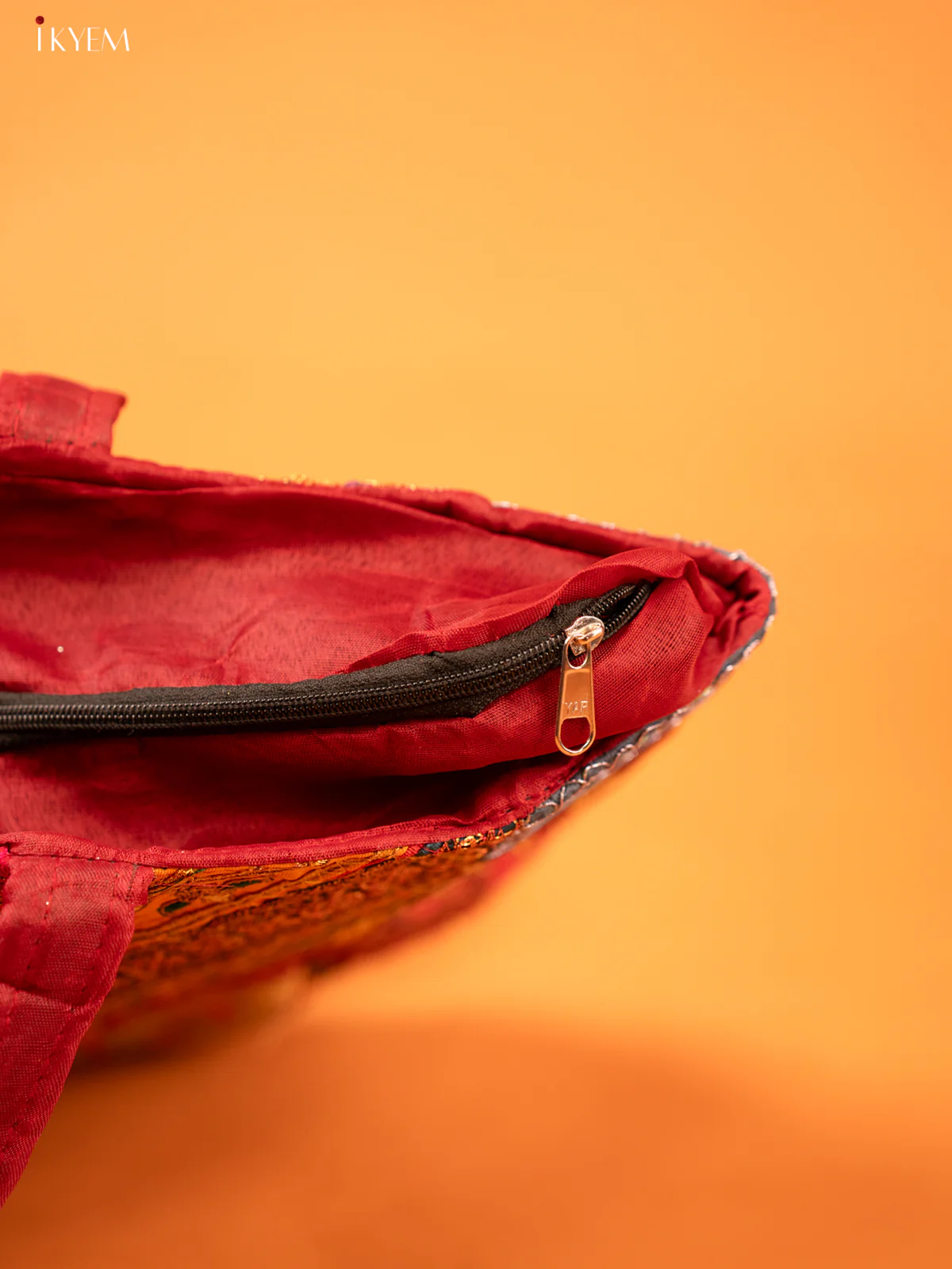 Multicolor Messenger Bag - KD26137 - Image 4