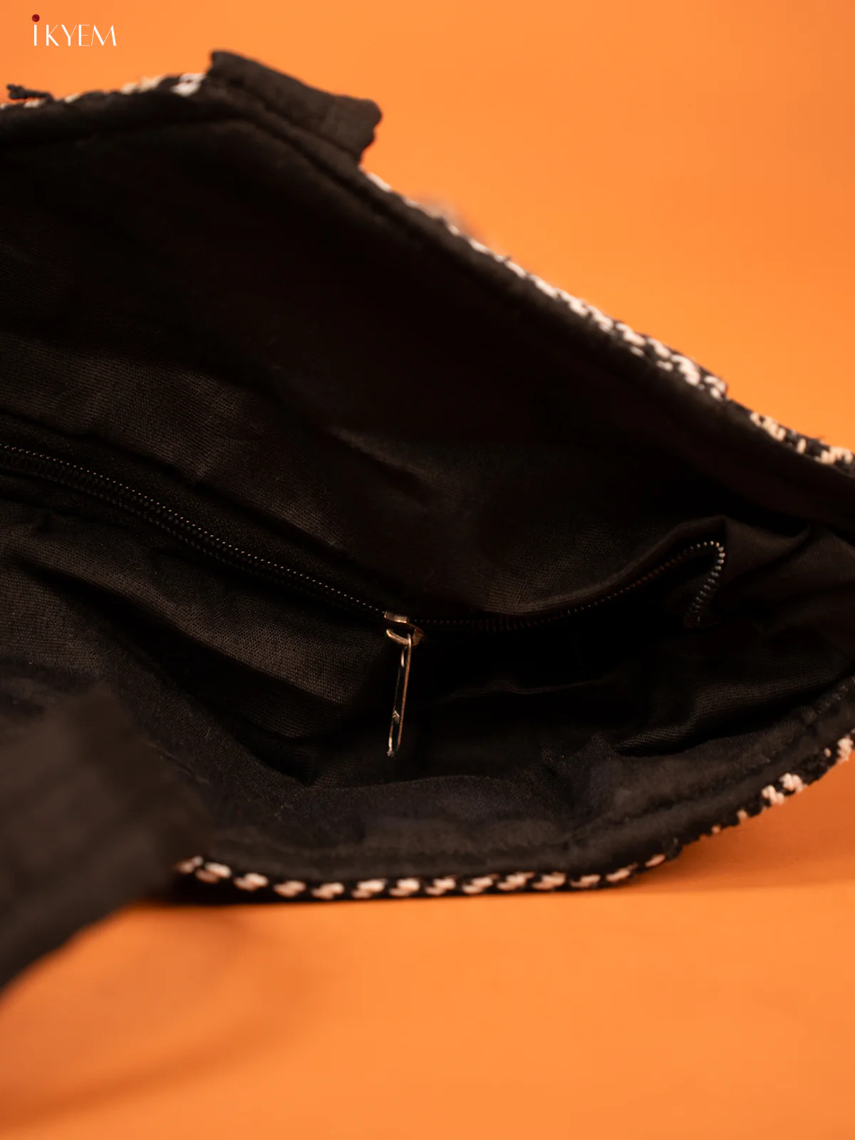 Jacquard Tote Bag - black & morron - Image 3