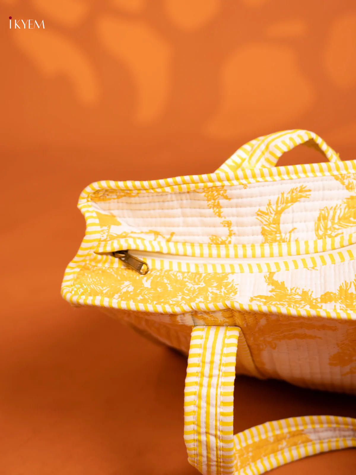 Quilted Tote Bag - KD26354 - Image 3