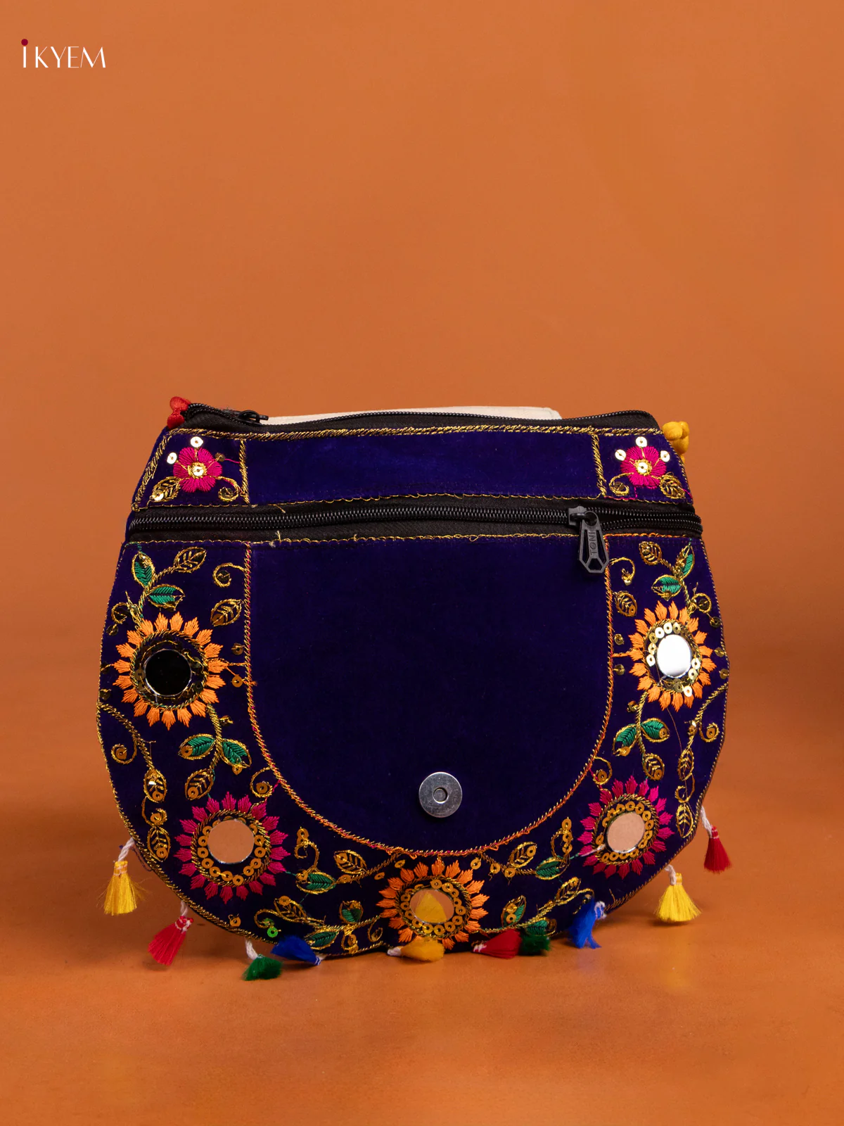 Velvet Embrodery rajasthani jaipuri Sling Bag - Image 3