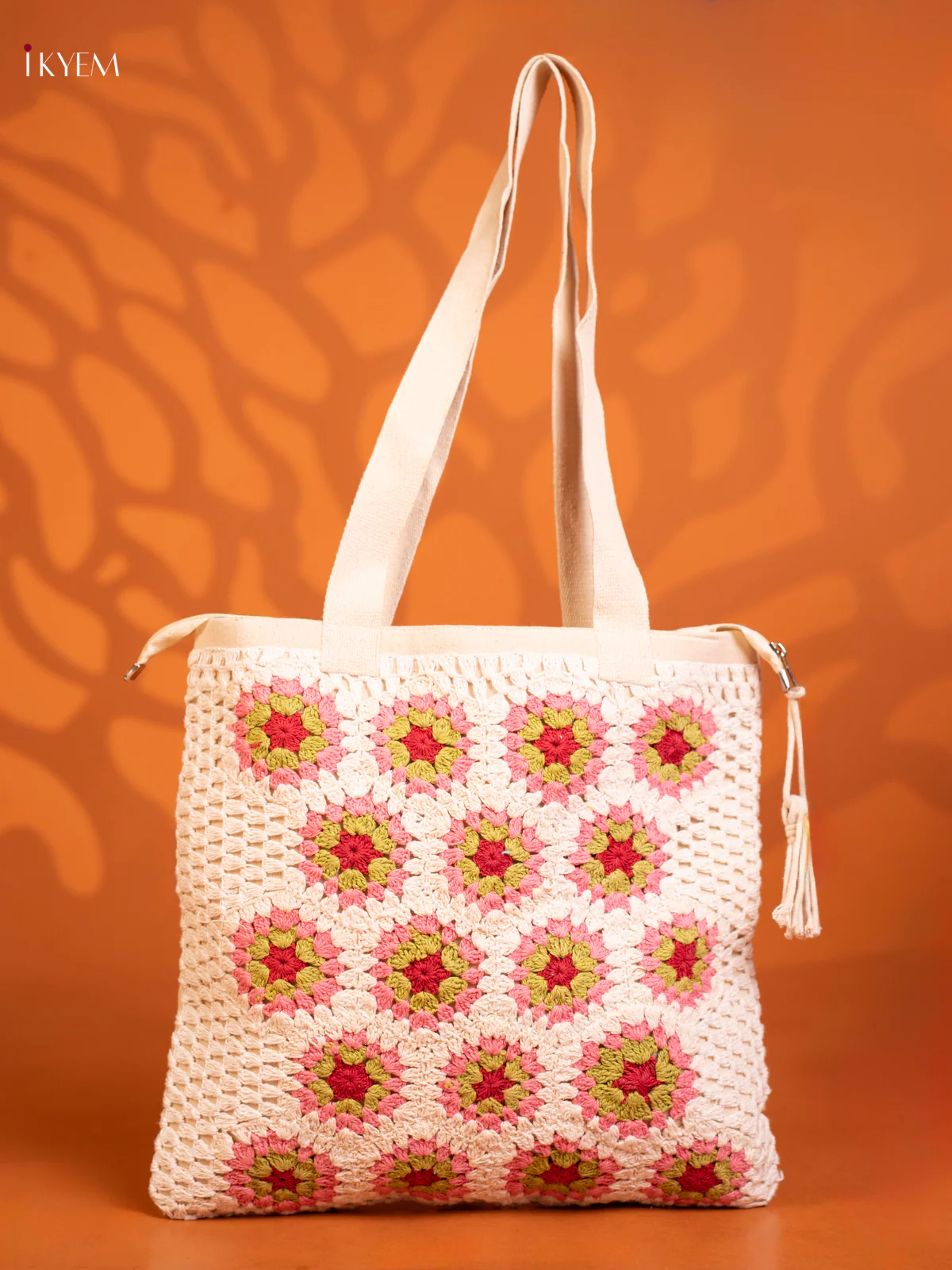 Hand Woven Handbag with 1 Compartment - Cream with Pink - KD26437