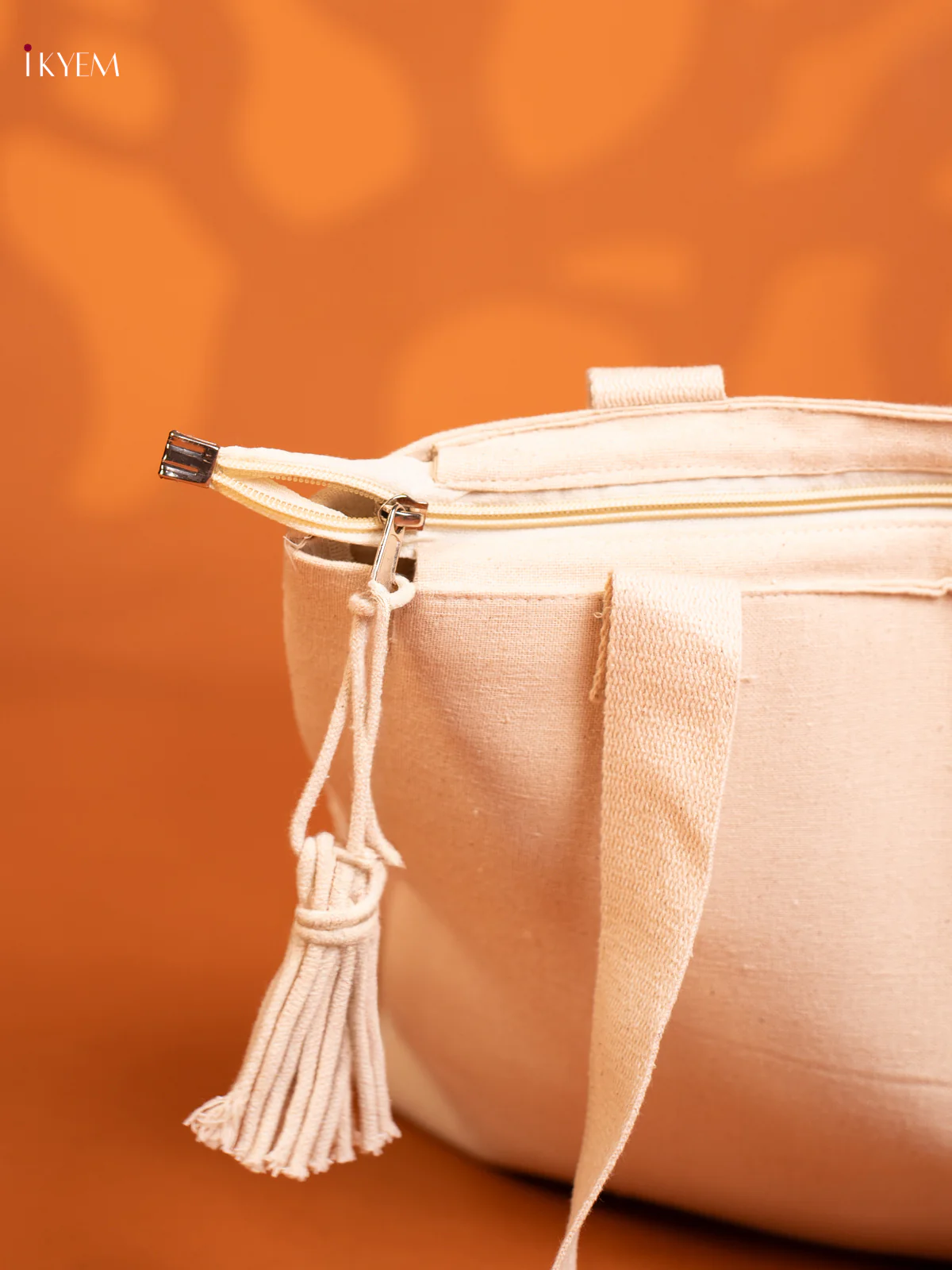 Hand Woven Handbag with 1 Compartment - Cream with Pink - KD26437 - Image 3