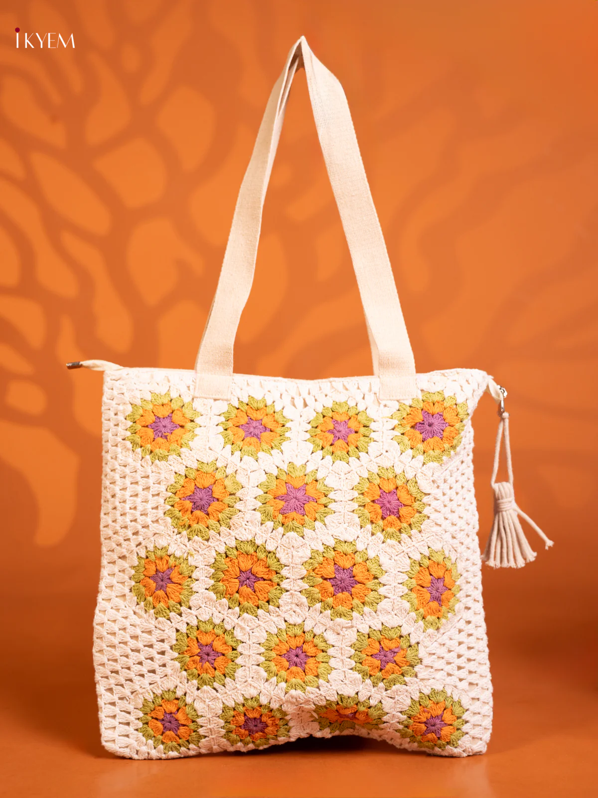 Hand Woven Handbag with 1 Compartment - Cream with Violet - KD26439