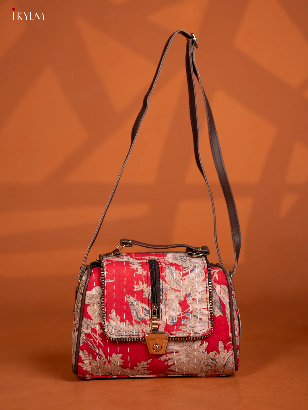Jacquard Floral Printed Leather Sling Bag Gusset & Flap with 4 Compartments - Red - KD26604 - Image 6