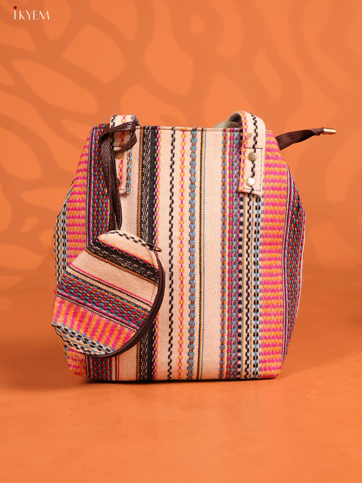 Jacquard Handbag with Coin pouch with 3 Compartments - Multicolour - KD26661