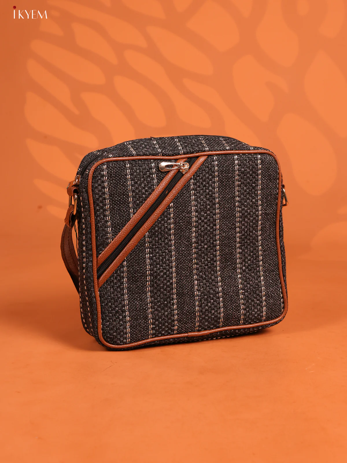 Jute Travel Buddy Leather Sling Bag with 3 Compartments - Black - KD26721 - Image 2