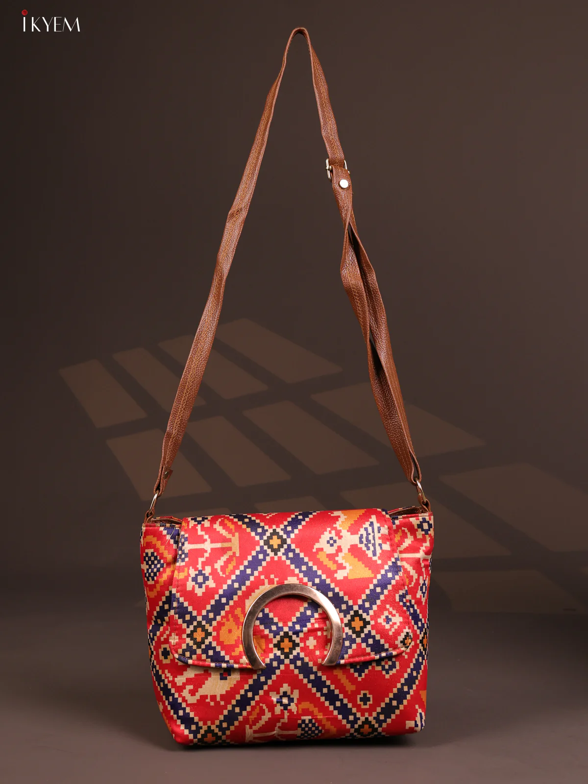 Patola Flap Leather sling bag with 3 compartments -   Red - KD26799 - Image 4