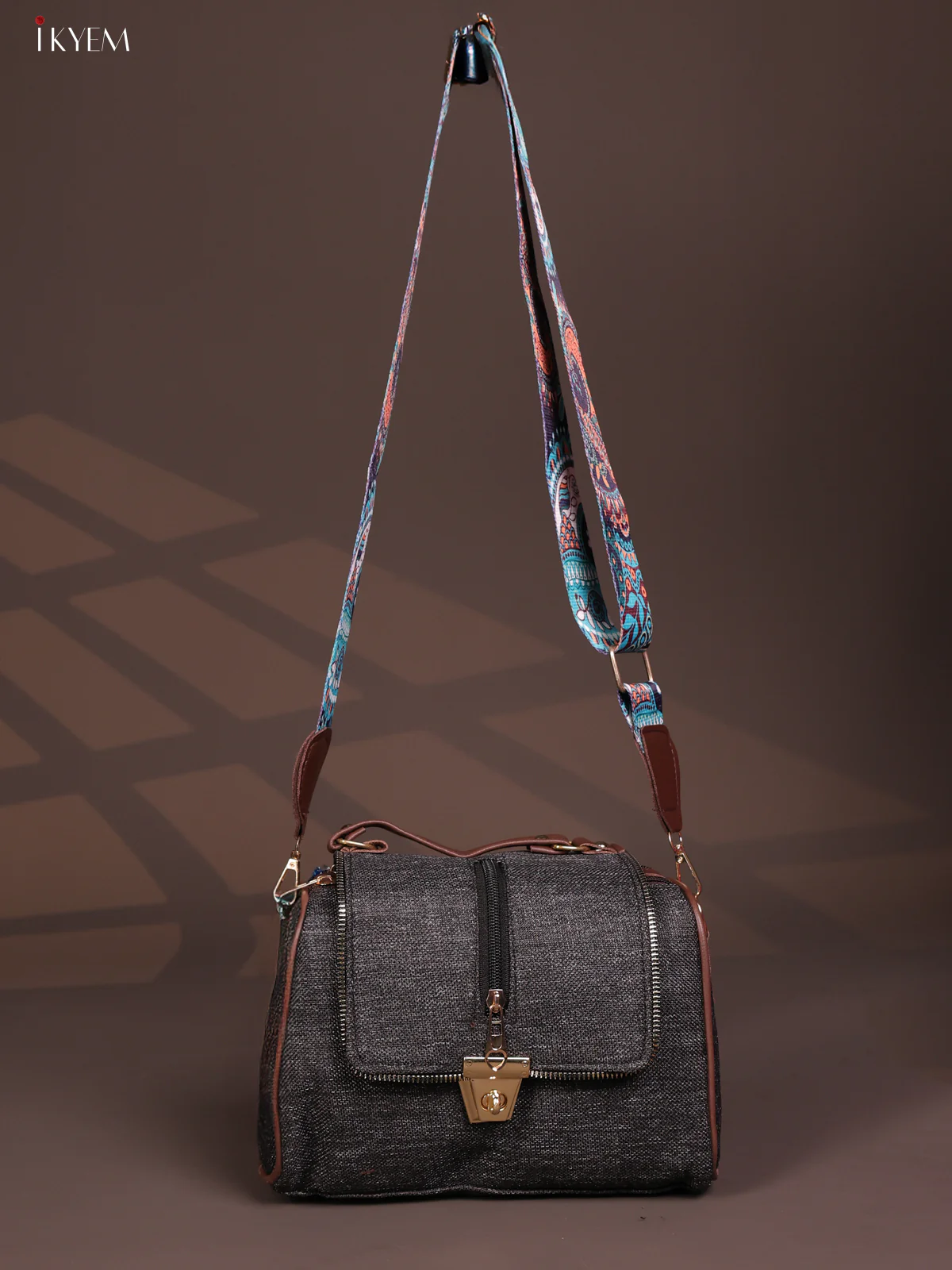 Jacquard Gusset & Flap Printed Sling bag with 4 Compartments - Black -KD26849 - Image 4