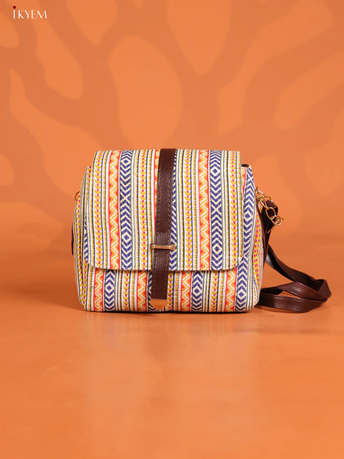 Jacquard Geometric Leather sling bag with 3 compartments - Multicolour - KD26891