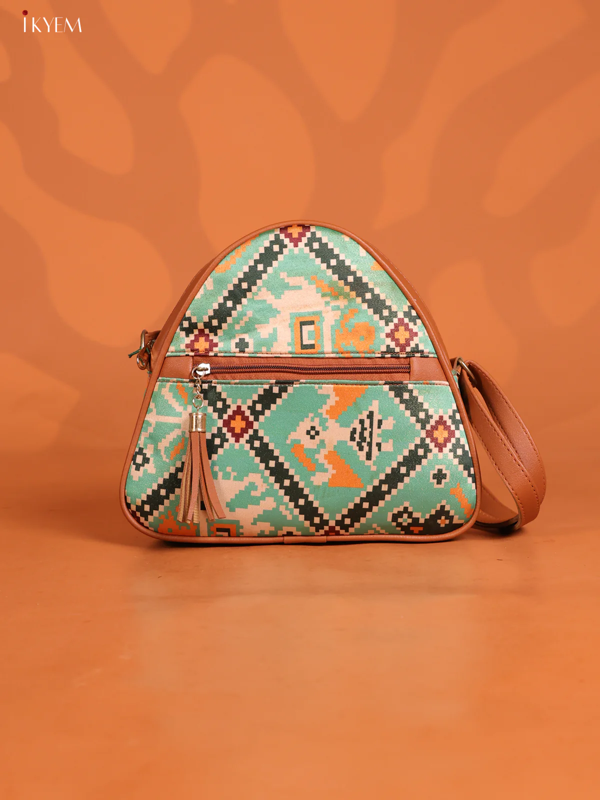 Patola Design Sling Bag Pista Green - KD26908