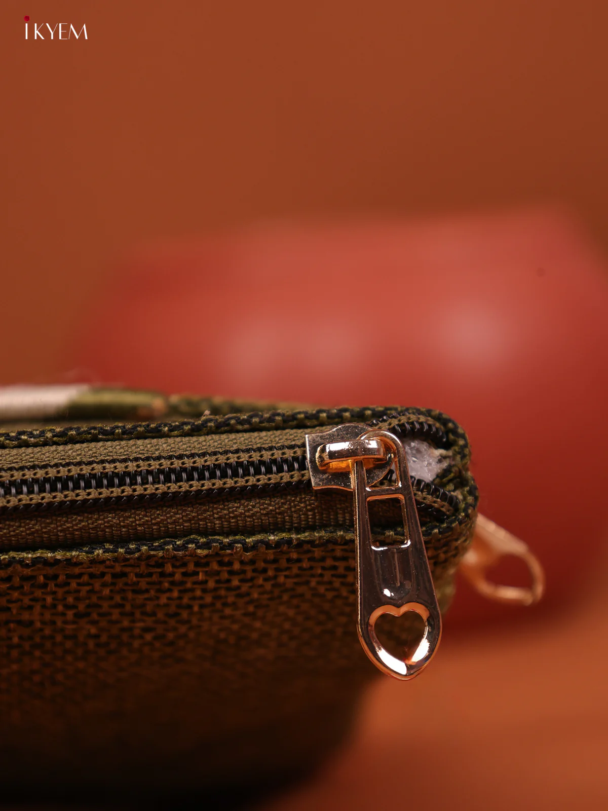 DETACHABLE POUCH - GREEN - Image 2
