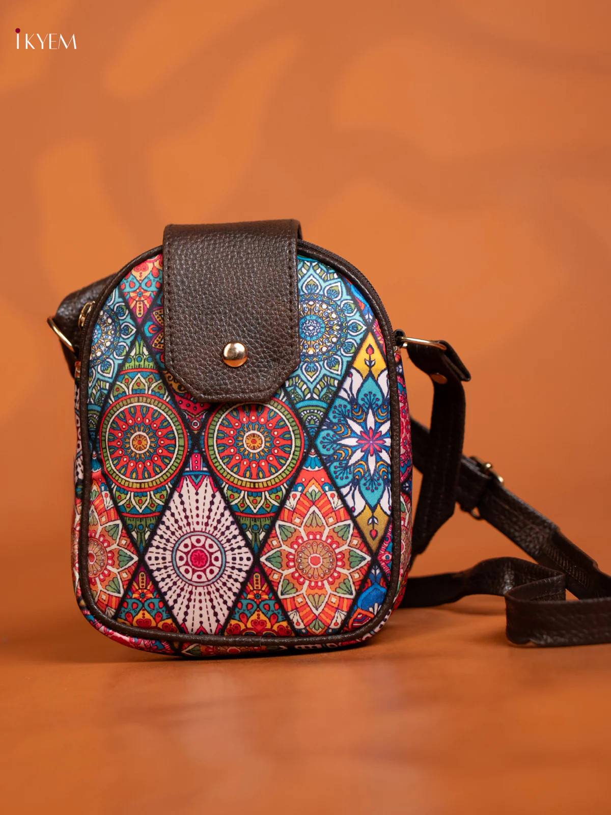 SLING BAG WHITE WITH - MULTICOLOUR