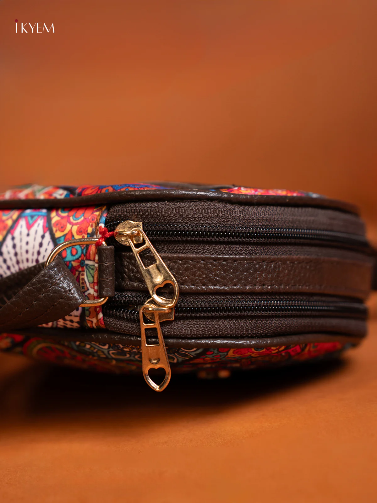 SLING BAG WHITE WITH - MULTICOLOUR - Image 4