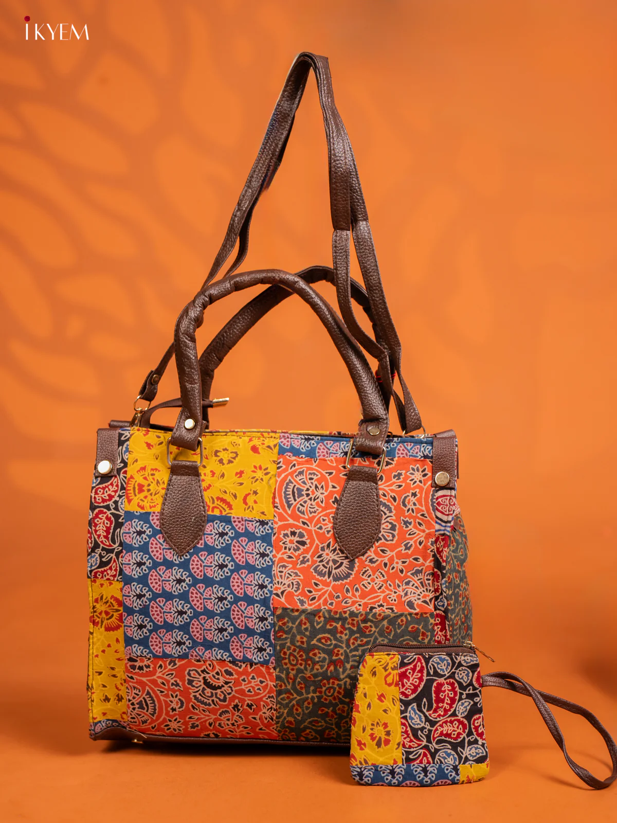 Ajrakh Printed Handbag with Small Pouch - Multicolour - KE16156 - Image 3