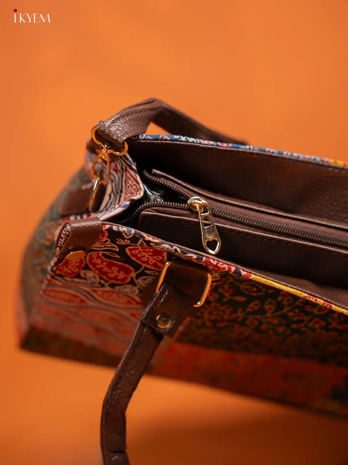 Ajrakh Printed Handbag with Small Pouch - Multicolour - KE16156 - Image 4