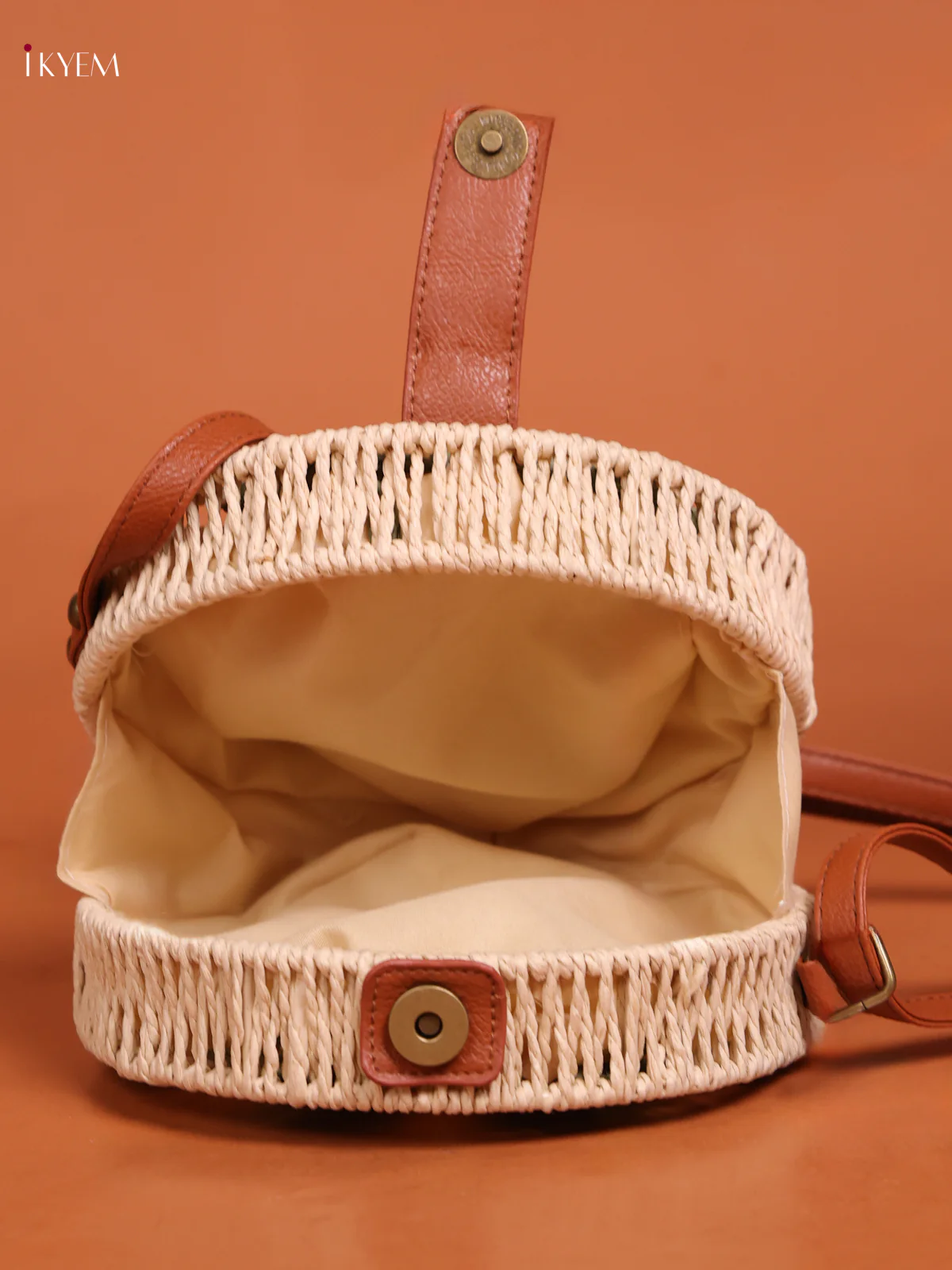 Trendy Round Jute Sling Bag - Green - Image 3