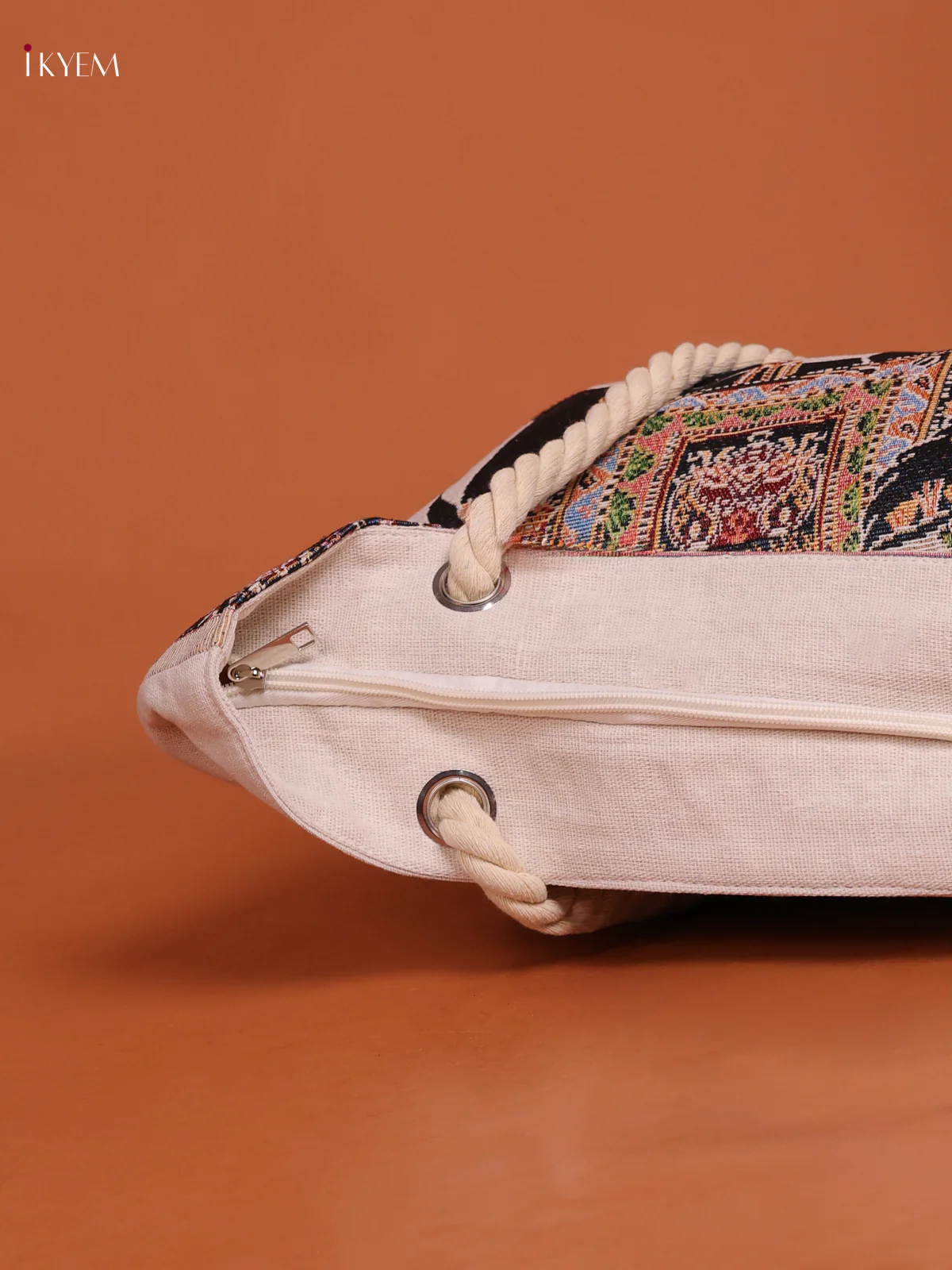 Rajasthani Pattern Hand Bag And Pouch Back With Sandal - Image 3