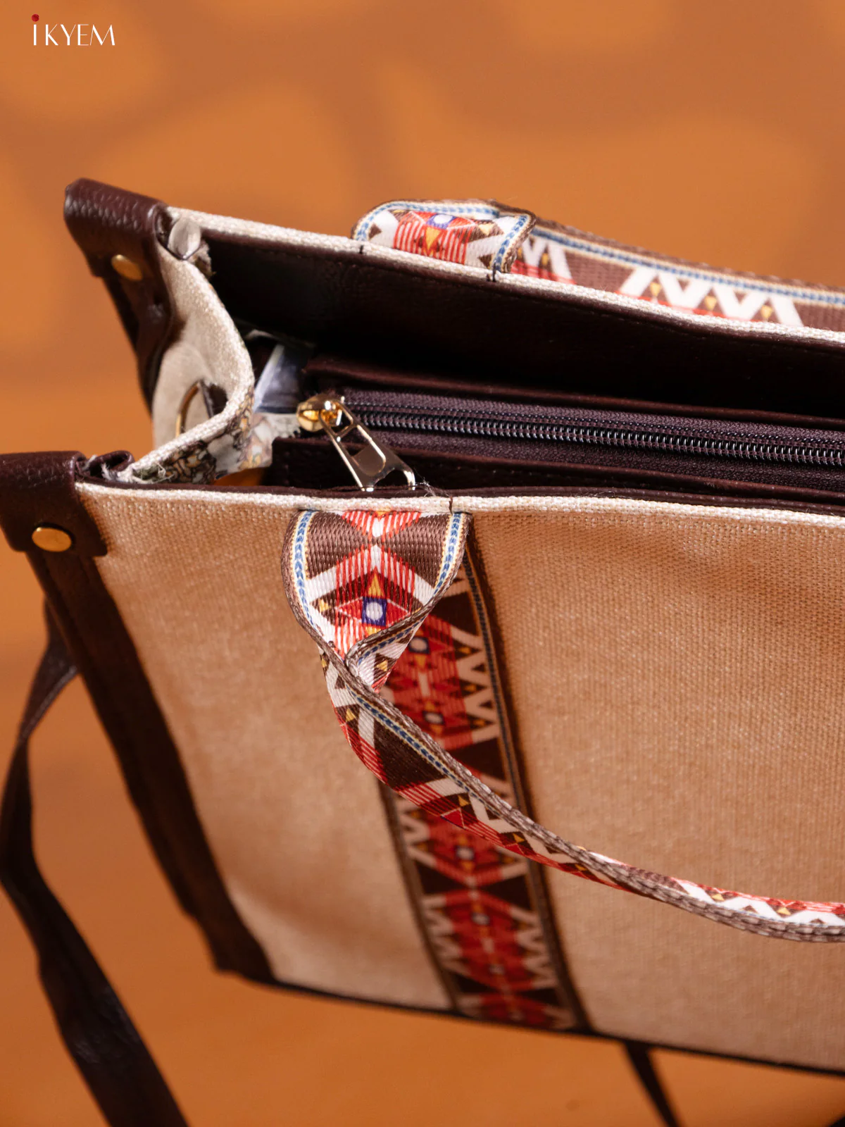 Jacquard Hand Bag White - Image 3
