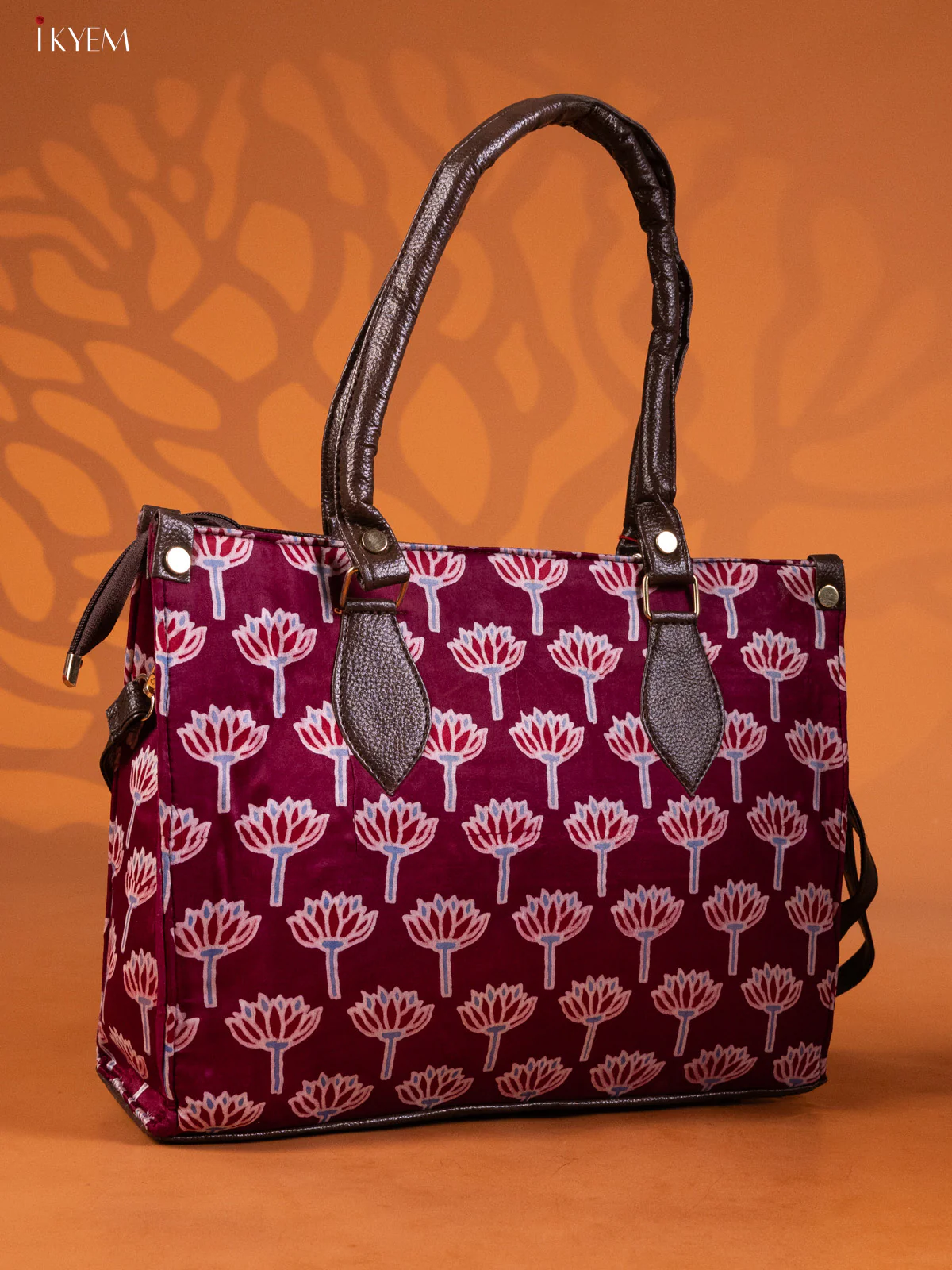 Ajrakh Print Hand And Sling Bag Red - Image 2
