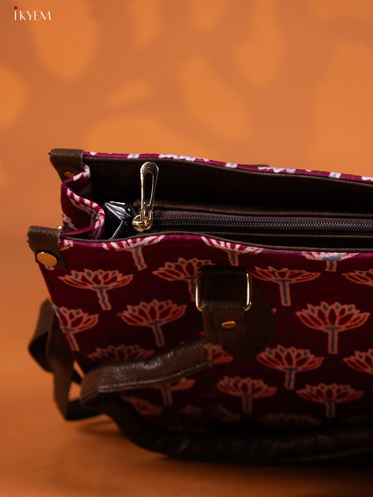 Ajrakh Print Hand And Sling Bag Red - Image 3