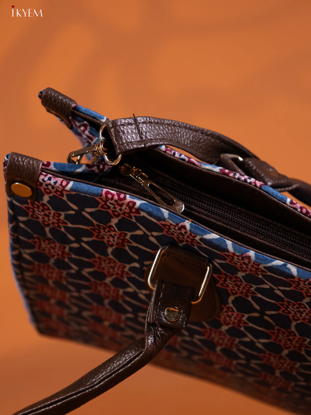 Ajrakh Print Hand And Sling Bag Red With Blue - Image 3