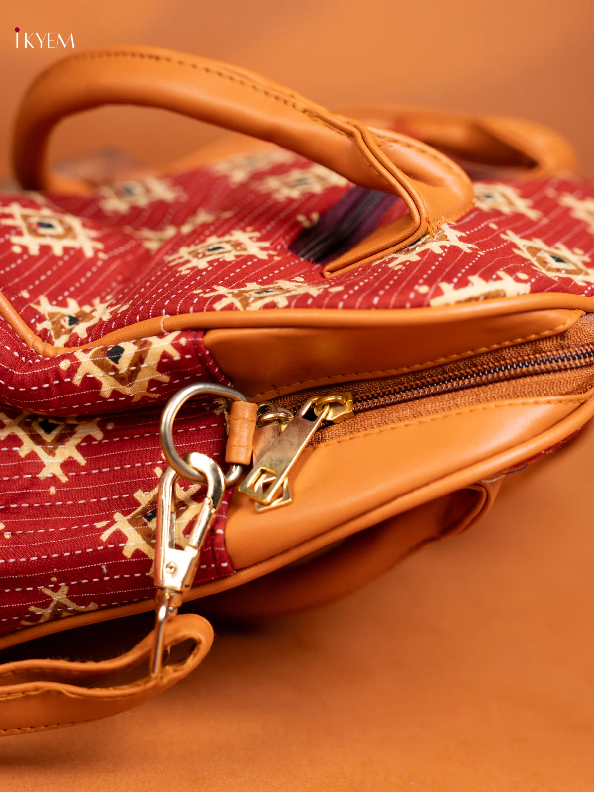 Cotton Ikat Printed handbag & Leather Sling with 2 Compartments 1 Pouch - Red - KE16375 - Image 4