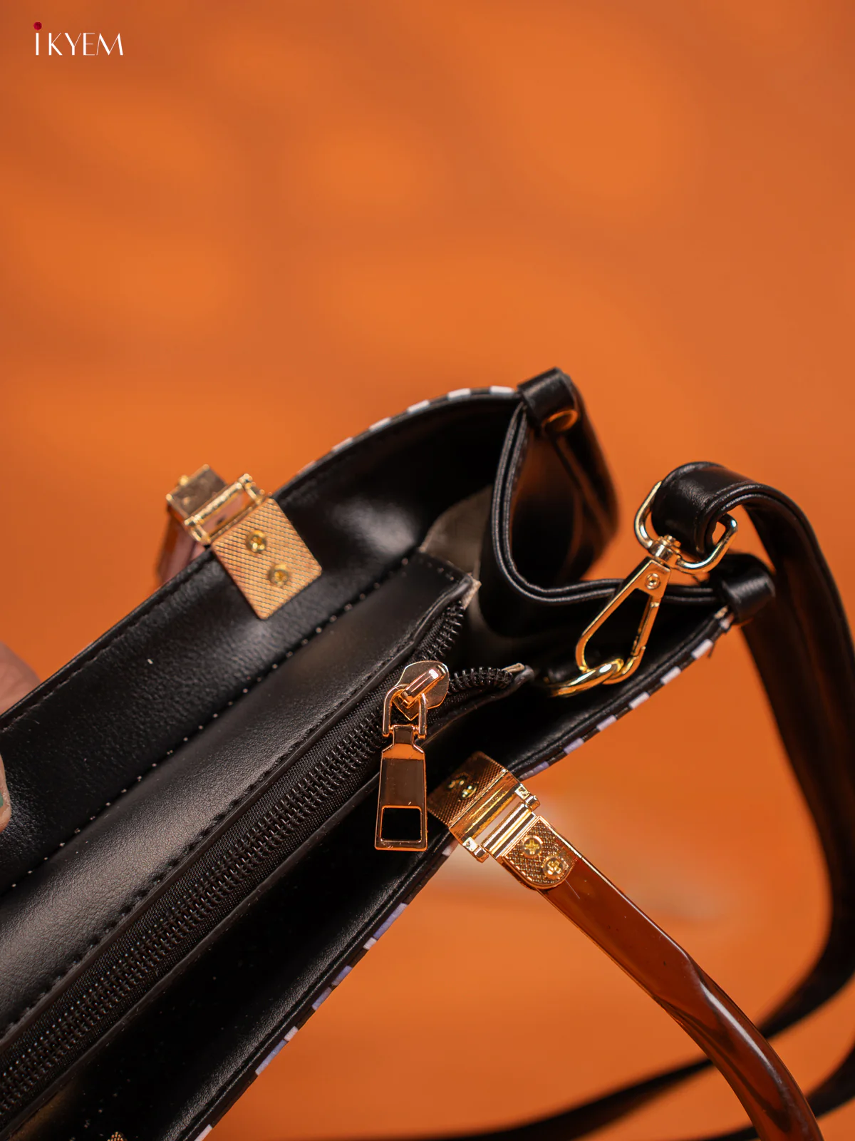 Printed Gurlz Tote bag & Leather Sling with 1 Compartments - White with Black - KE16417 - Image 4